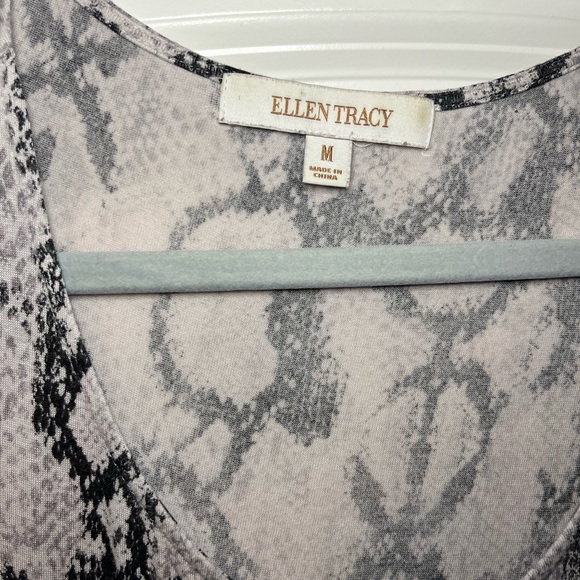 Ellen Tracy Snake Animal Print Top with Zippers Size Medium - Picture 2 of 3